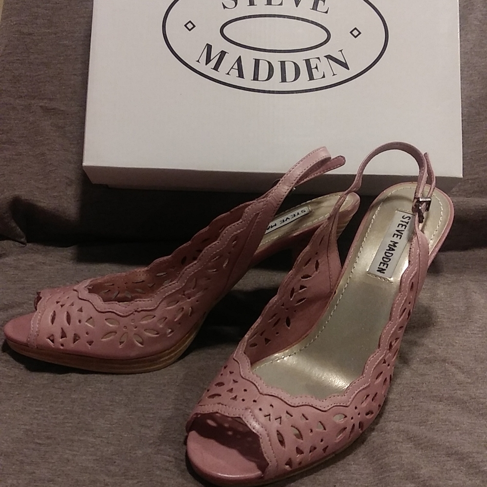 Gorgeous Steve Madden Peep Toe Vinyard Heels